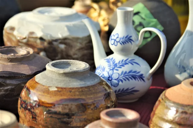 遺品整理で骨董品が出てきたら、まず何をすればいい？