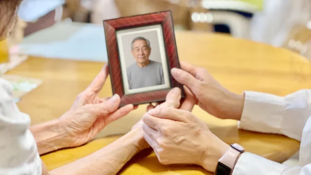 遺影の処分で親族トラブルを避けるために確認すべきことは？