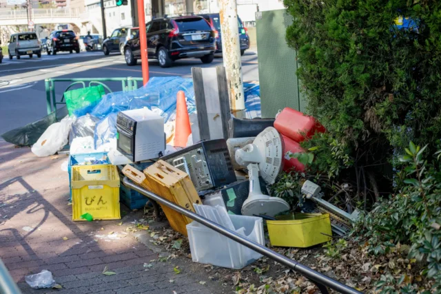 実家のゴミ屋敷を放置した場合に起こるリスクは?