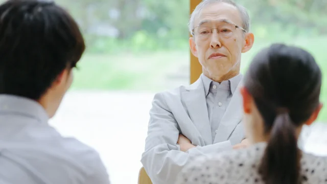 親を説得して実家の片付けに同意してもらうためのアプローチはある?