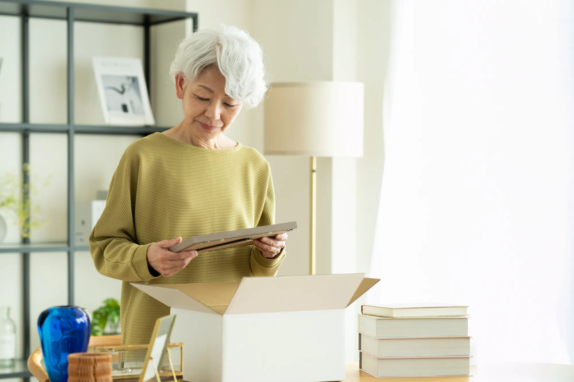 遺品整理はいつから始める？最適なタイミングと手順、費用、注意点を専門家が徹底解説