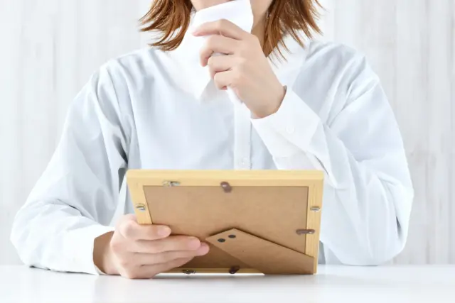 なぜ遺品整理は難しい？自分たちだけで進める際のリスク
